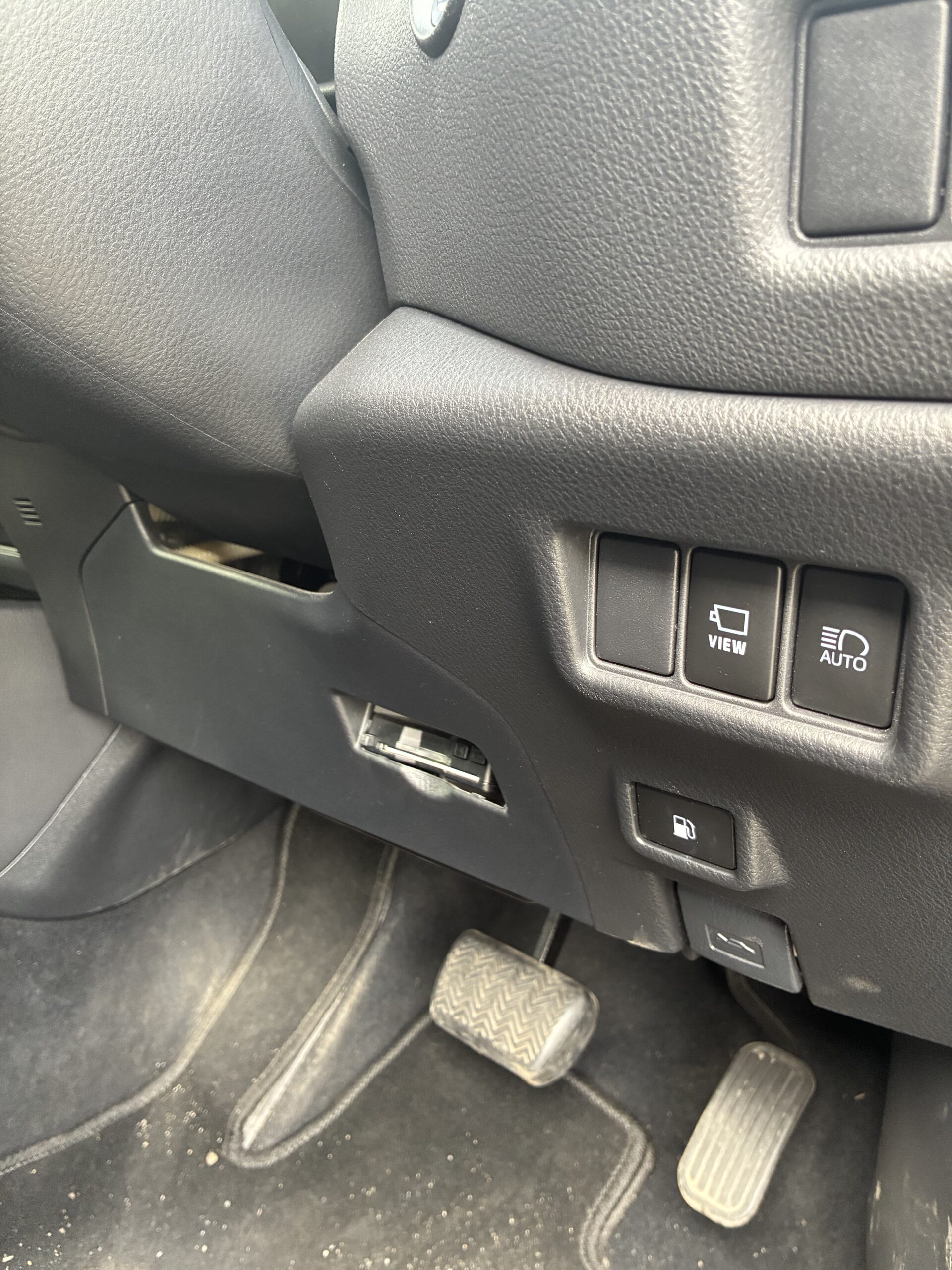トヨタ車汎用タイプ2 ETC取付けブラケットを取り付けた後の状態